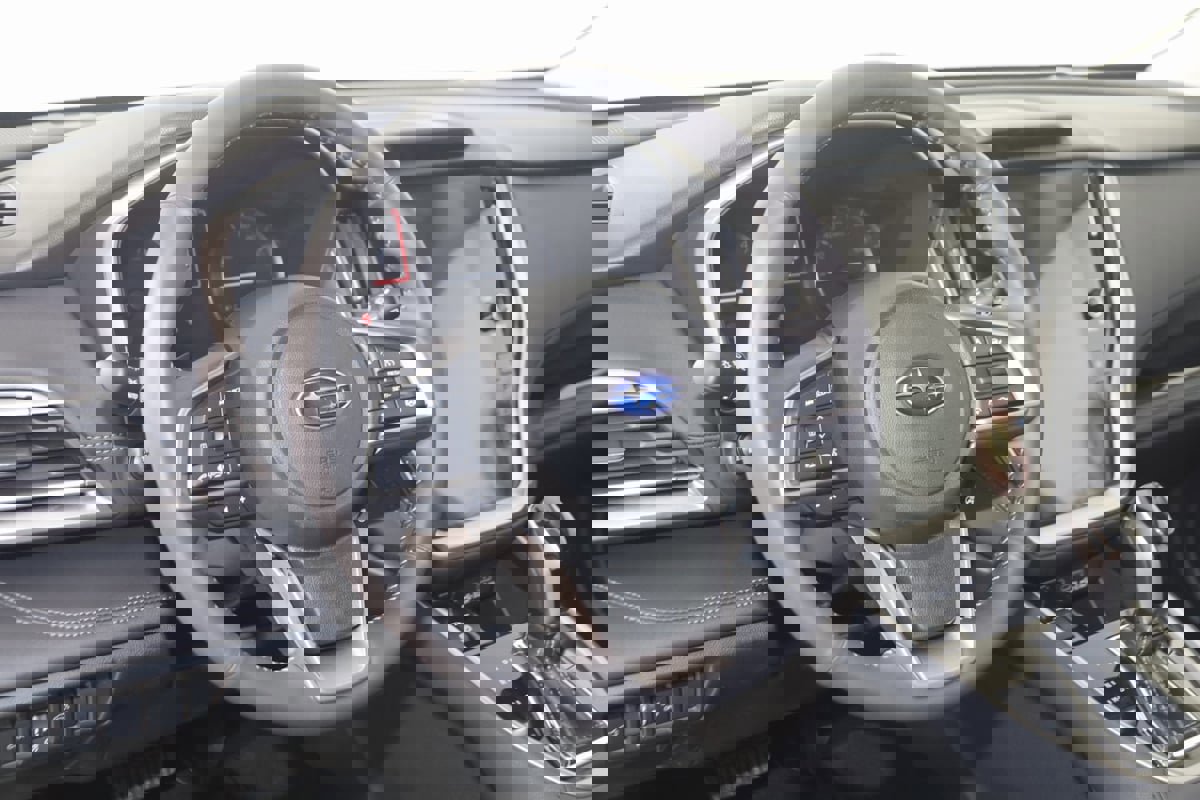 Used 2025 Subaru Outback Touring XT image 6