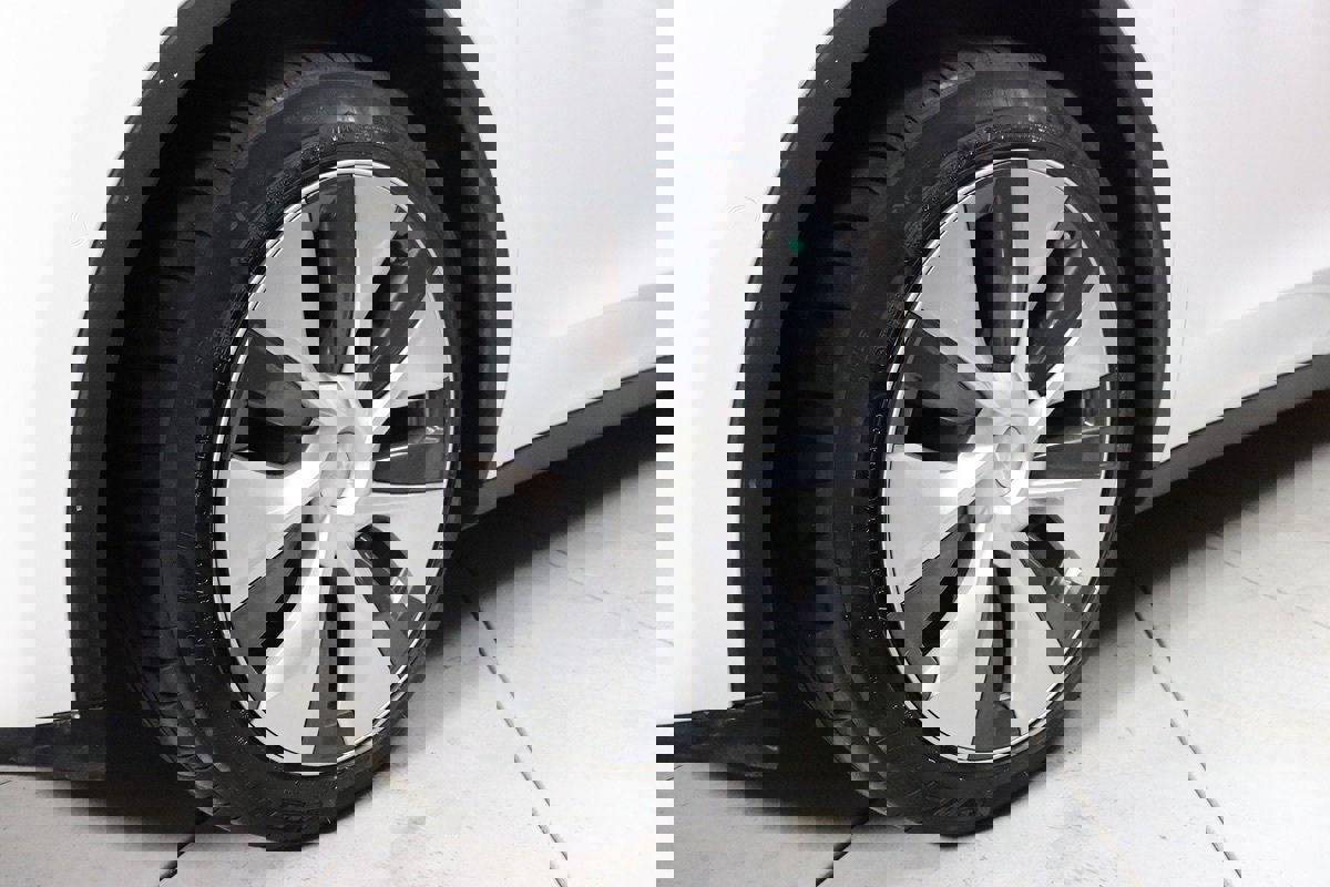 Used 2023 Tesla Model Y Long Range image 6