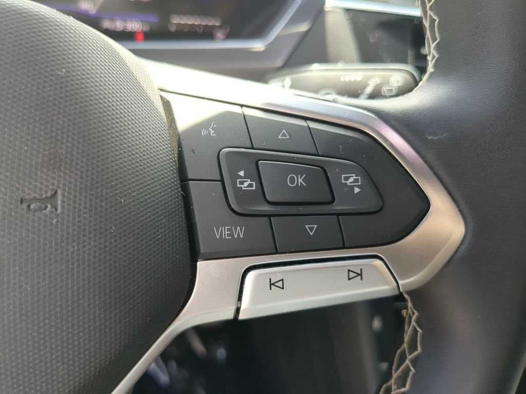 Certified 2023 Volkswagen Tiguan SE R-Line FWD image 28
