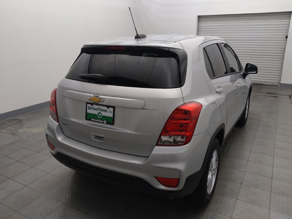 Used 2022 Chevrolet Trax LS w/ Tint and Cruise Package FWD image 7