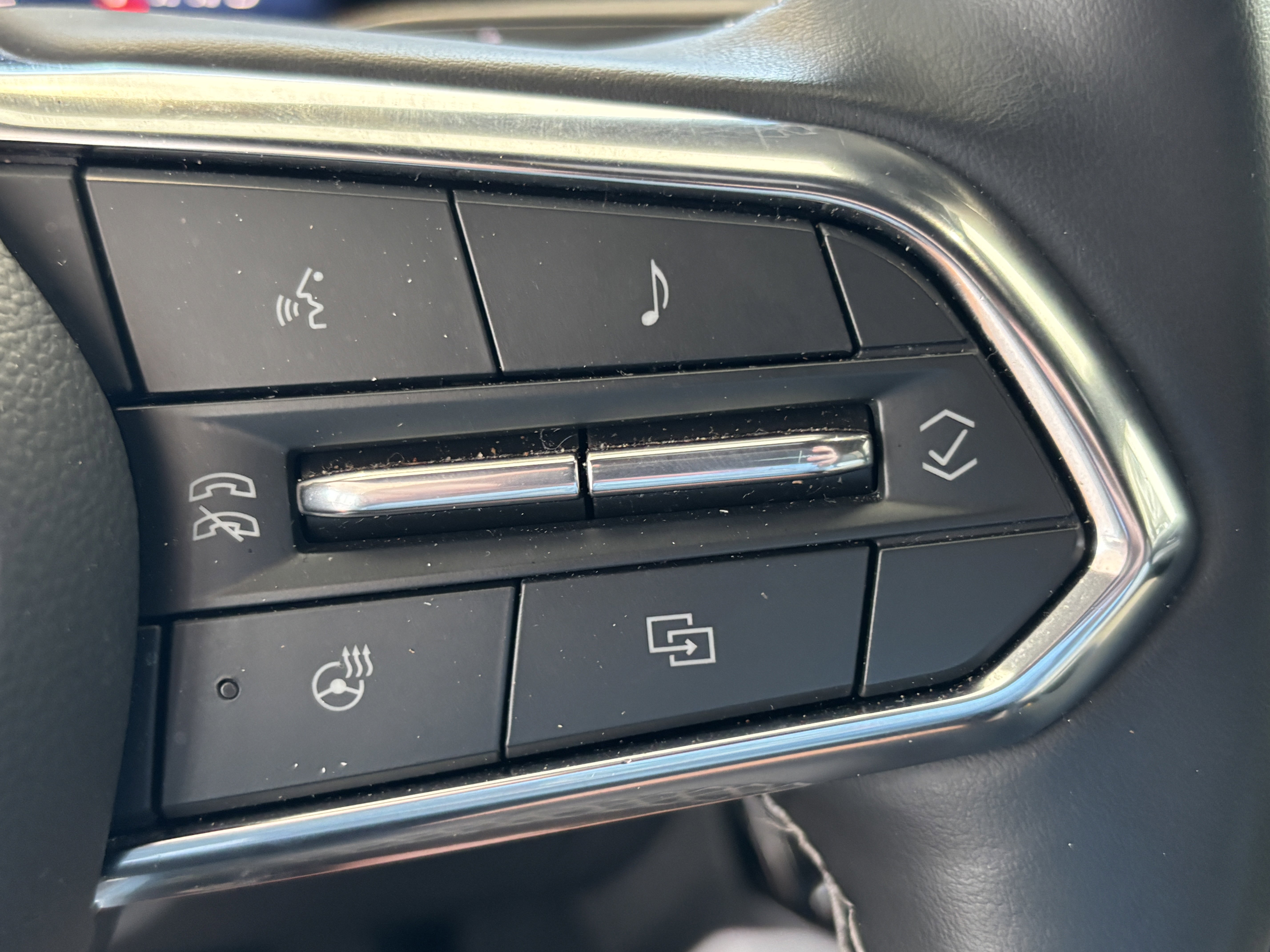 Used 2025 Chevrolet Equinox EV LT FWD image 12