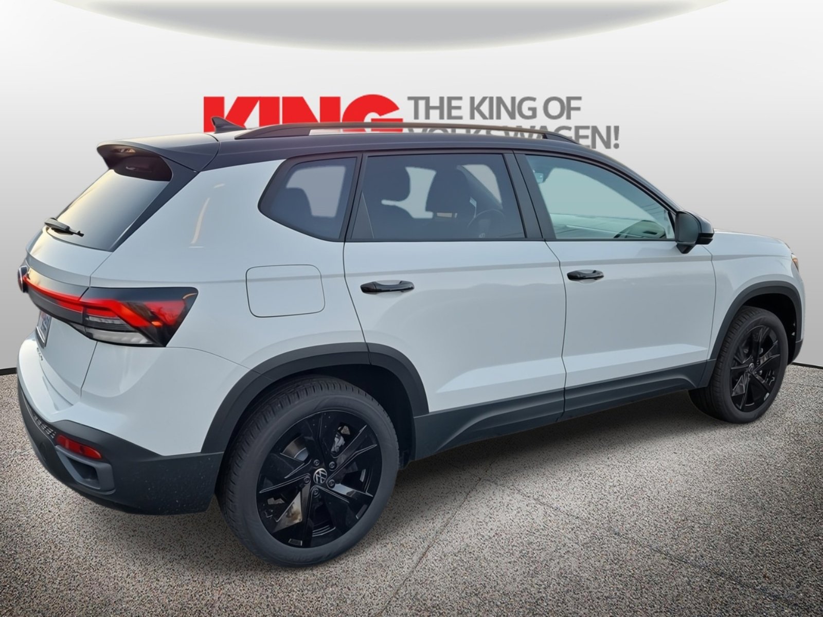 New 2026 Volkswagen Taos SE image 3