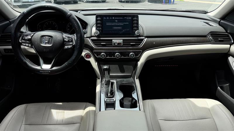 Used 2018 Honda Accord Touring image 16