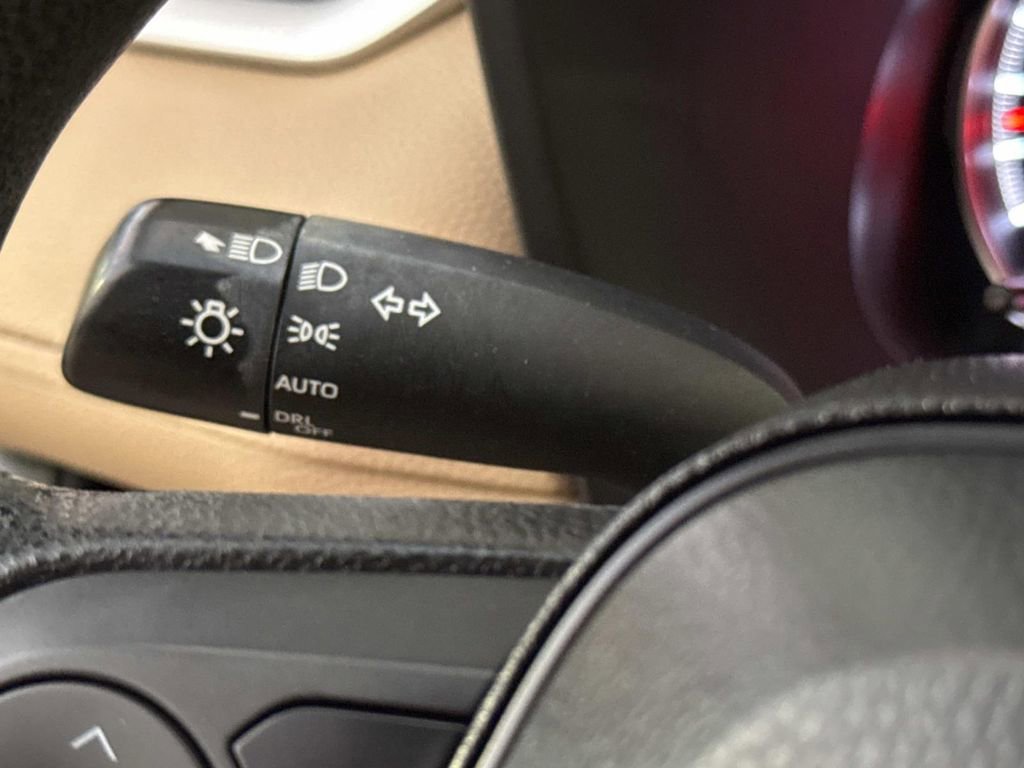 Used 2022 Toyota RAV4 XLE image 39