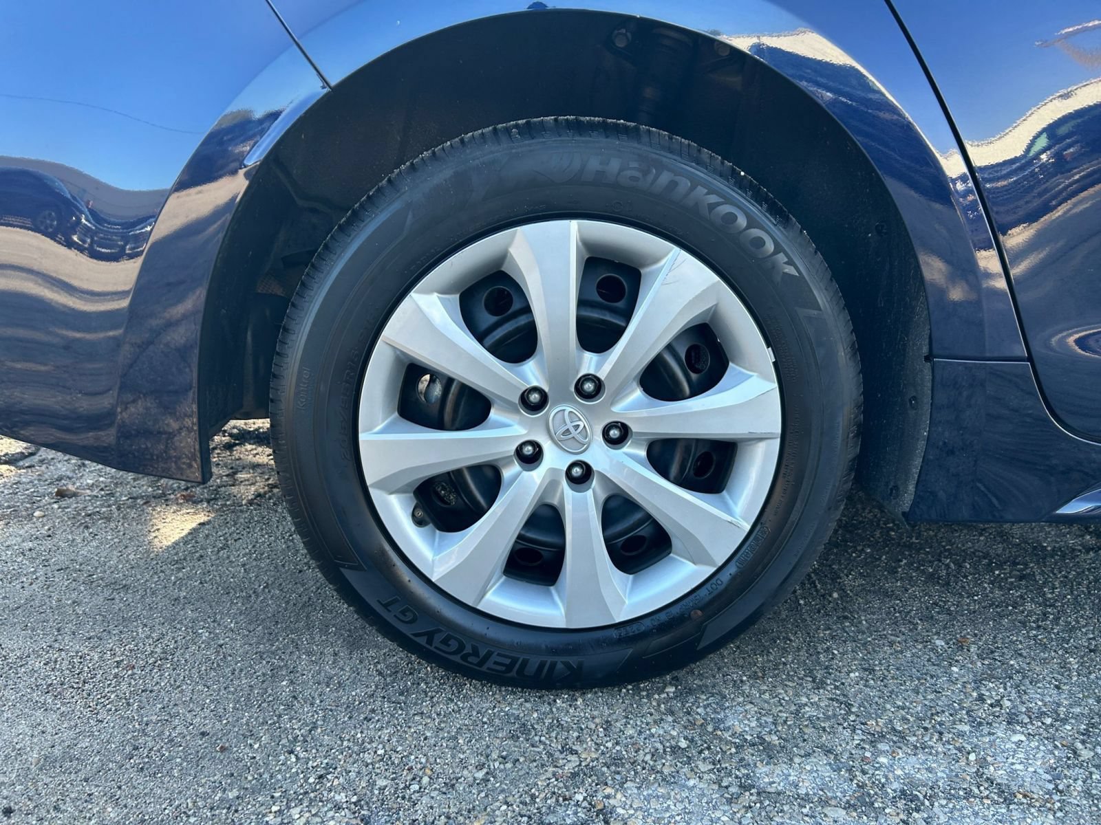 Used 2025 Toyota Corolla LE FWD image 24