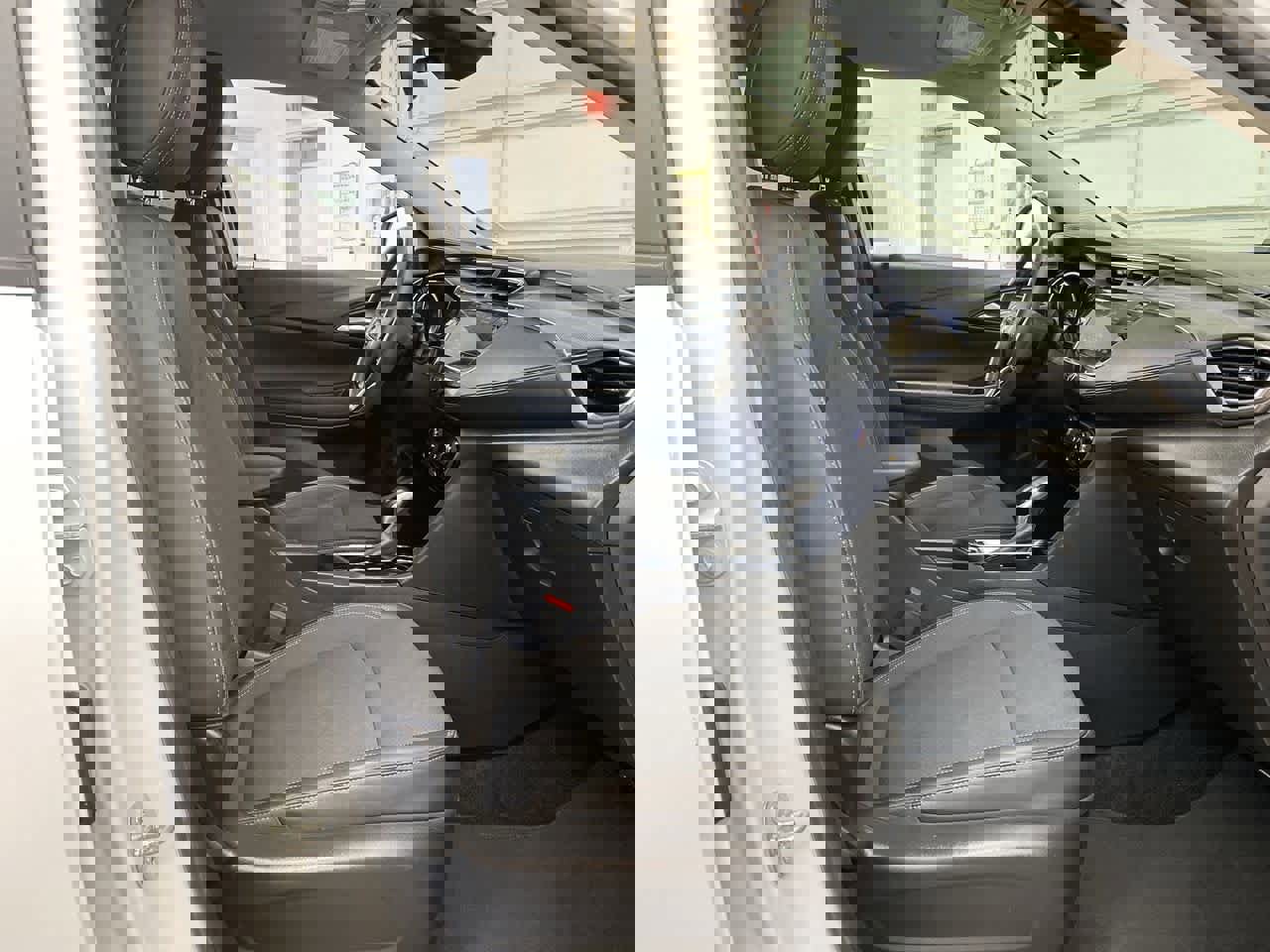 Used 2021 Buick Encore GX Preferred w/ Cold Weather Comfort Package image 18