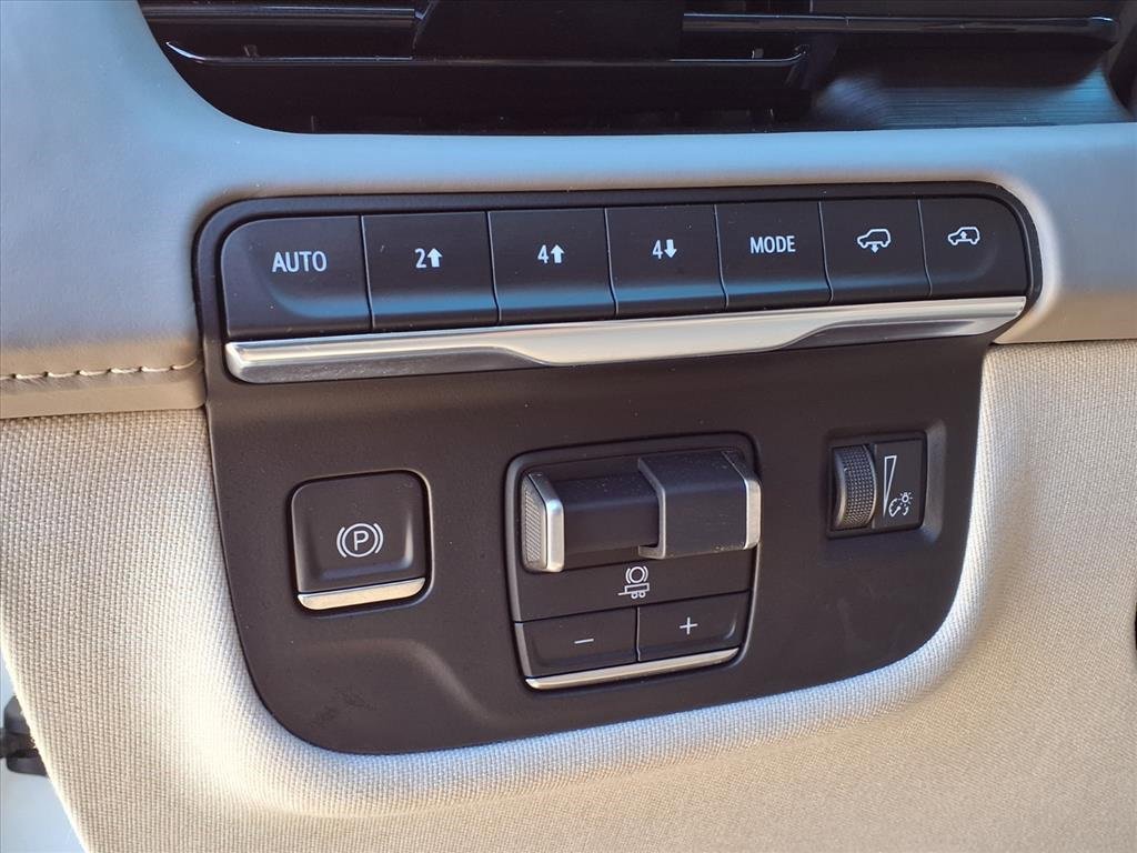 Used 2022 Cadillac Escalade Premium Luxury Platinum w/ Heavy-Duty Trailer Package image 36