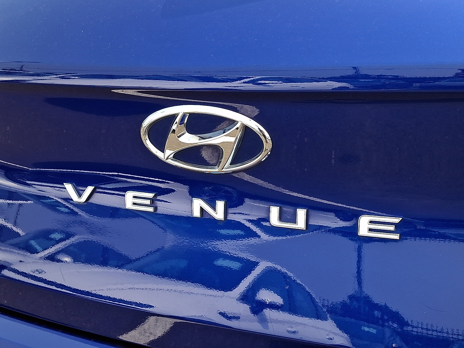 Certified 2023 Hyundai Venue Limited FWD image 30
