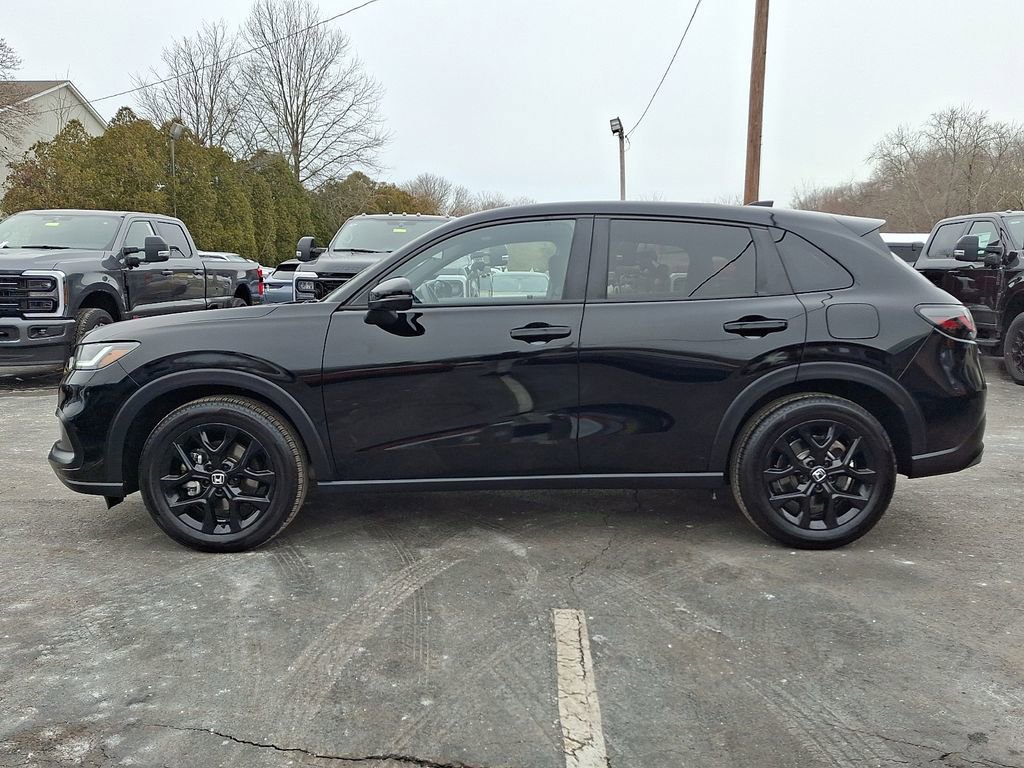 Used 2025 Honda HR-V Sport image 4