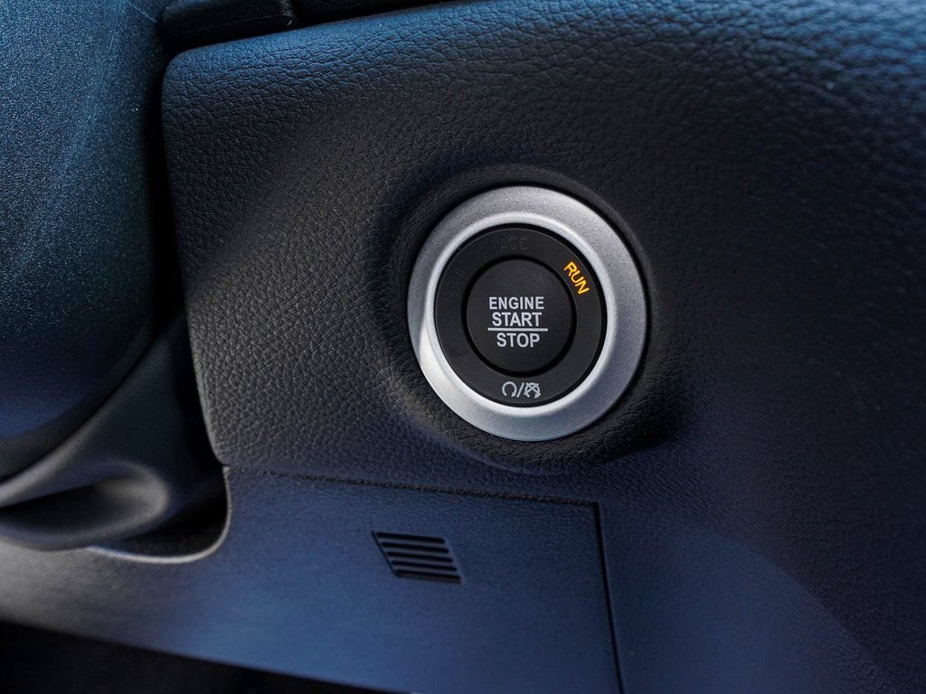 New 2026 Chrysler Pacifica Select FWD image 18