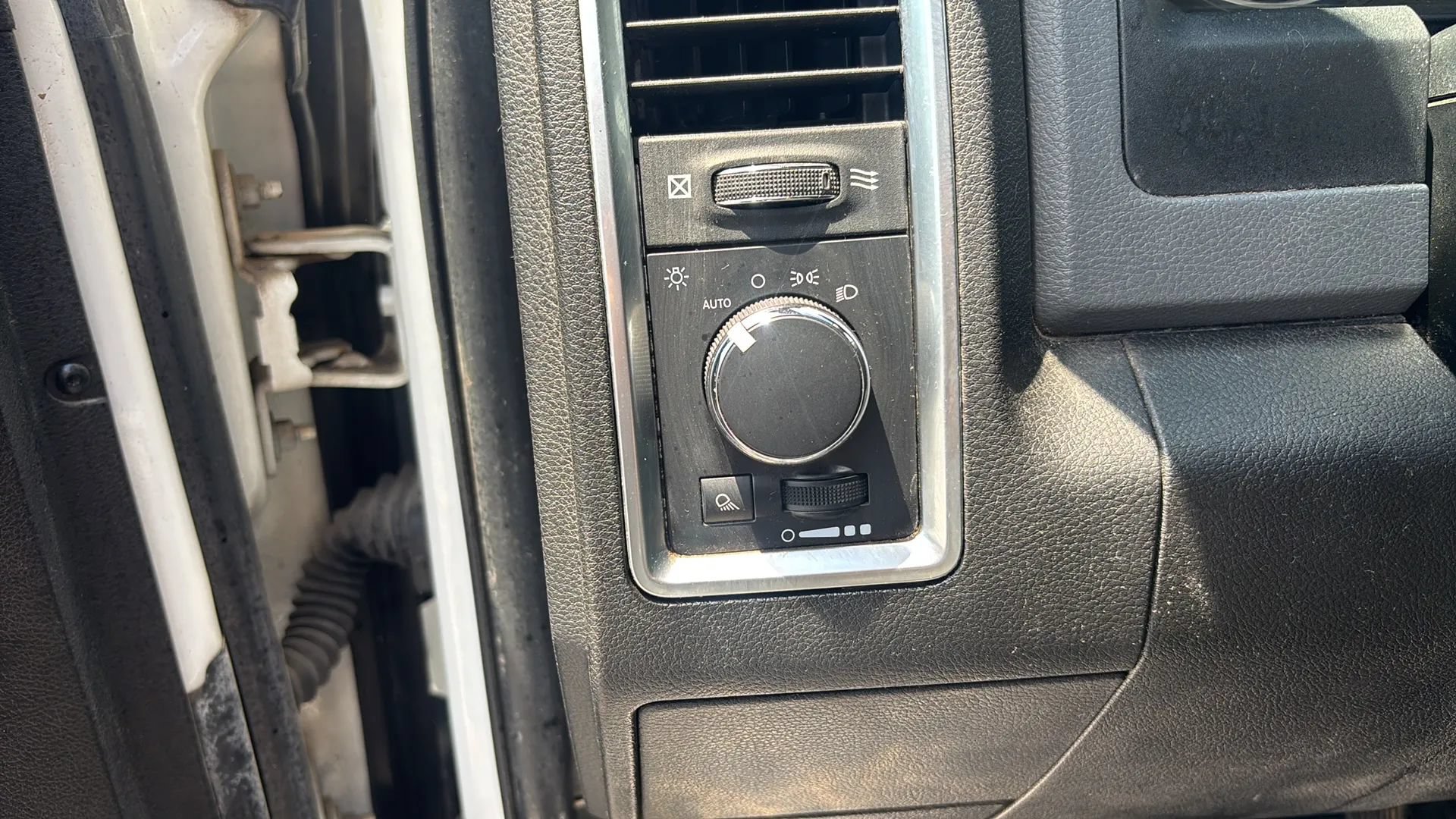 Used 2018 RAM 2500 SLT AWD/4WD image 20