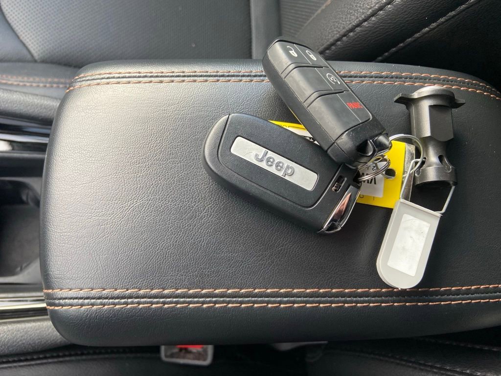 Used 2022 Jeep Compass Limited image 35