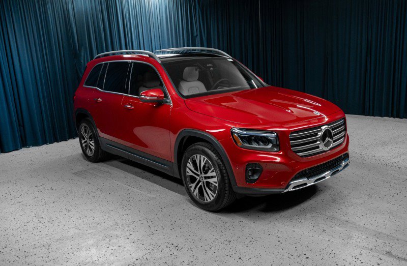 New 2026 Mercedes-Benz GLB 250 image 3