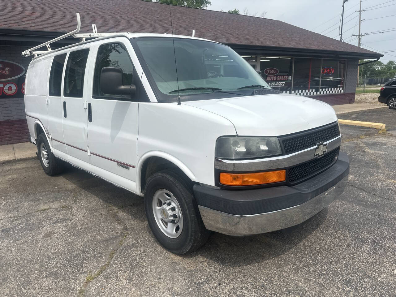 Used 2005 Chevrolet Express 2500 RWD image 1