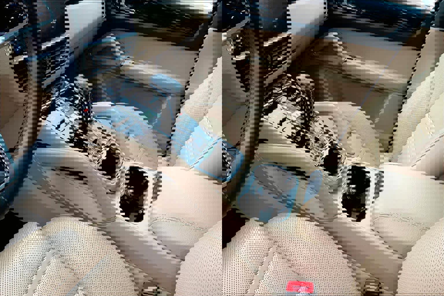 Used 2021 Porsche Cayenne image 14