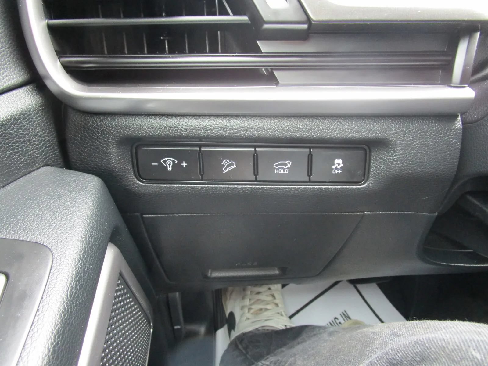 Used 2025 Kia Telluride S AWD/4WD image 19