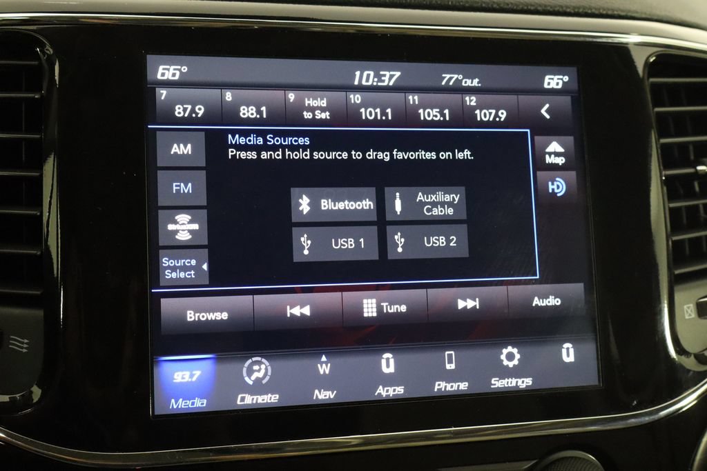 Used 2022 Jeep Grand Cherokee Laredo E RWD image 30