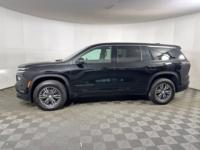Used 2024 Chevrolet Traverse LS image 6
