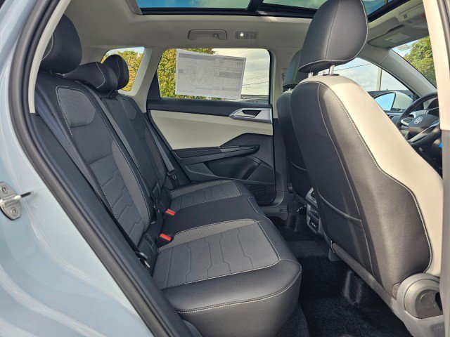 New 2027 Volkswagen Taos SE AWD/4WD image 13