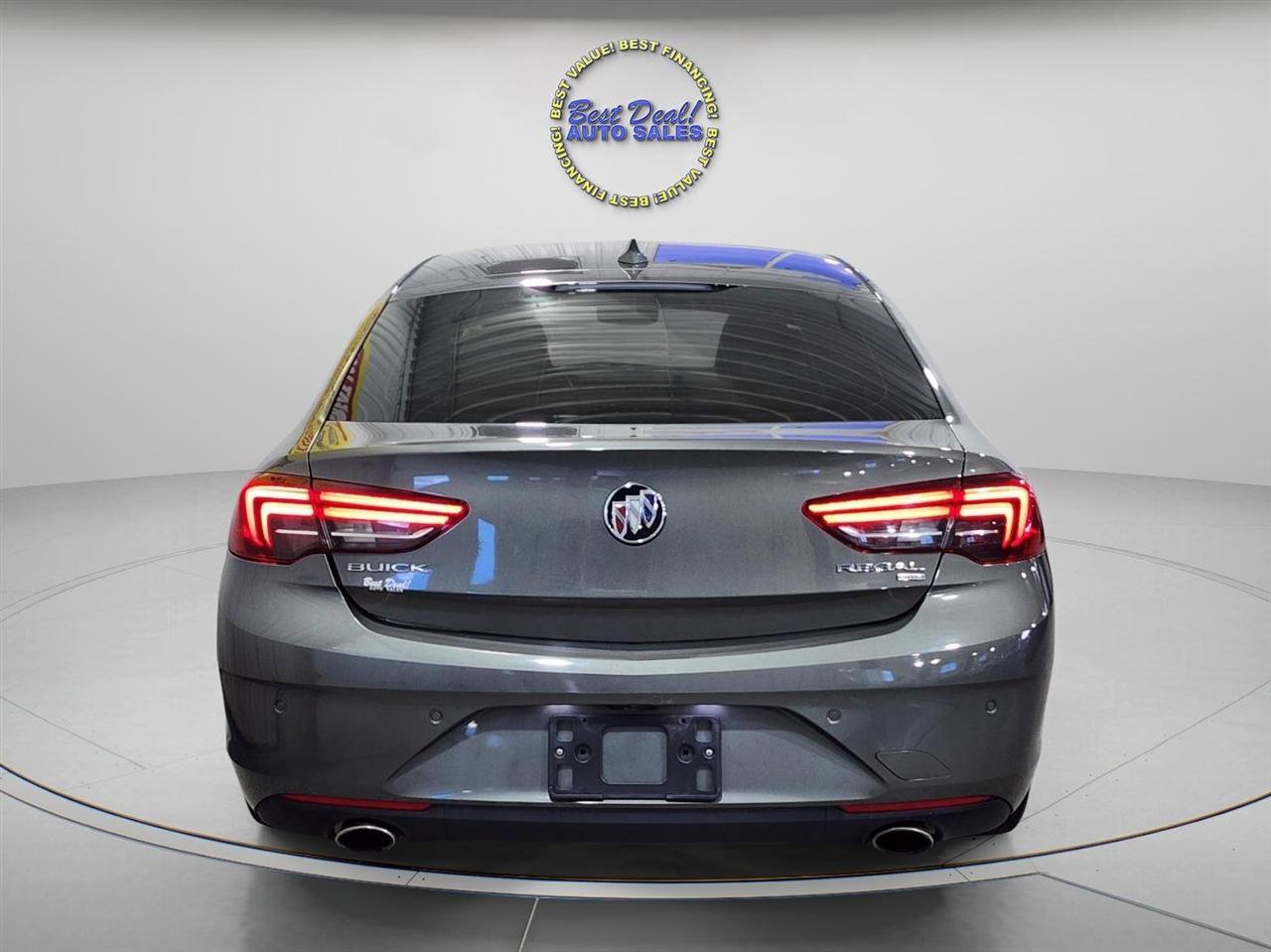 Used 2018 Buick Regal Essence w/ Driver Confidence Package #1 AWD/4WD image 4