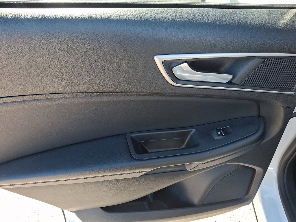 Used 2023 Ford Edge SEL image 19