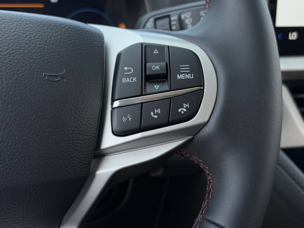 New 2026 Ford Explorer Active AWD/4WD image 15