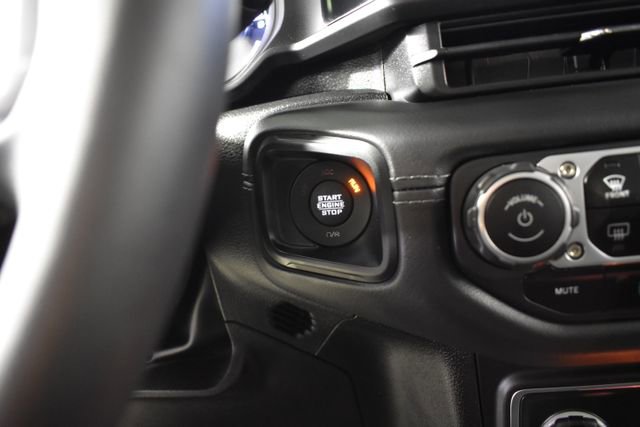 Used 2025 Jeep Wrangler Unlimited Sahara AWD/4WD image 18