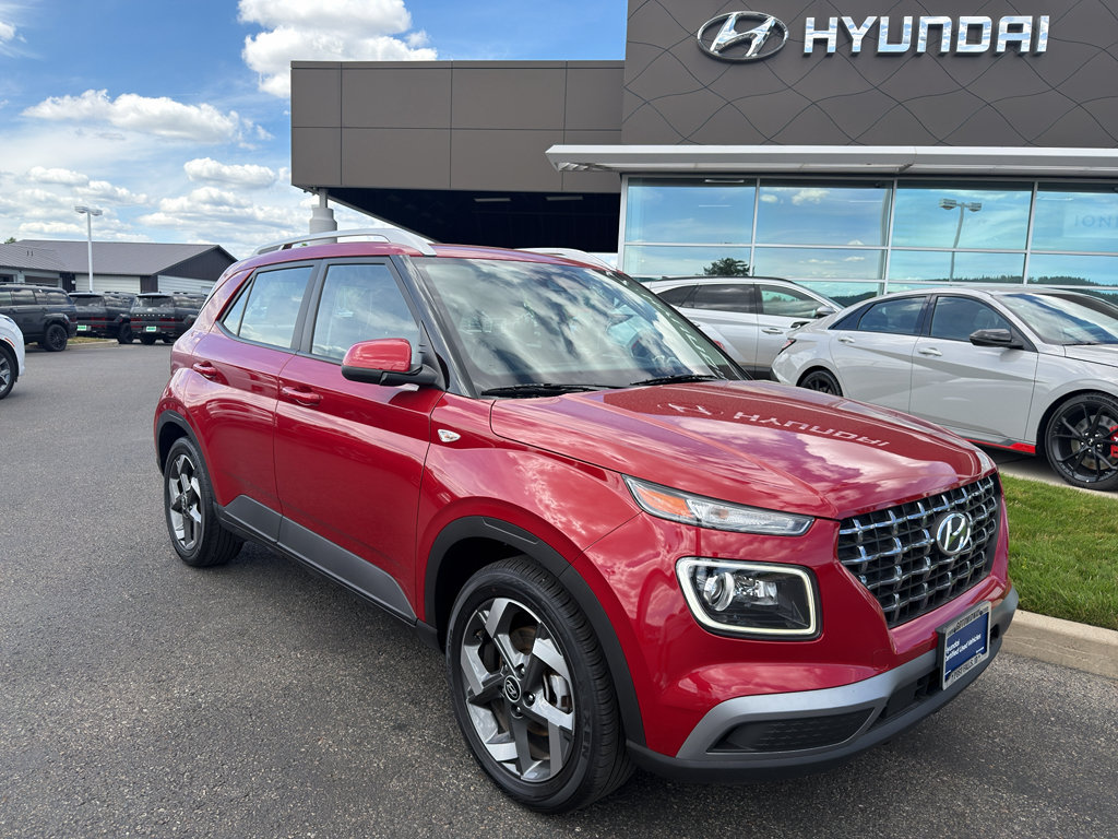 Certified 2022 Hyundai Venue Limited w/ Cargo Package FWD image 1