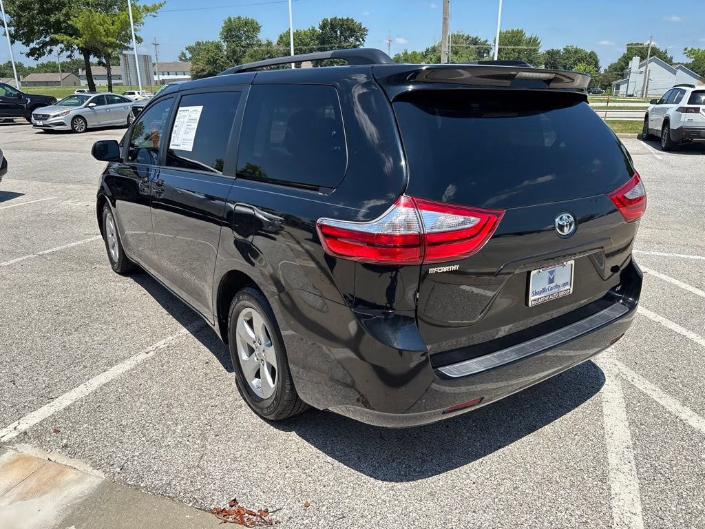 Used 2017 Toyota Sienna LE FWD image 26