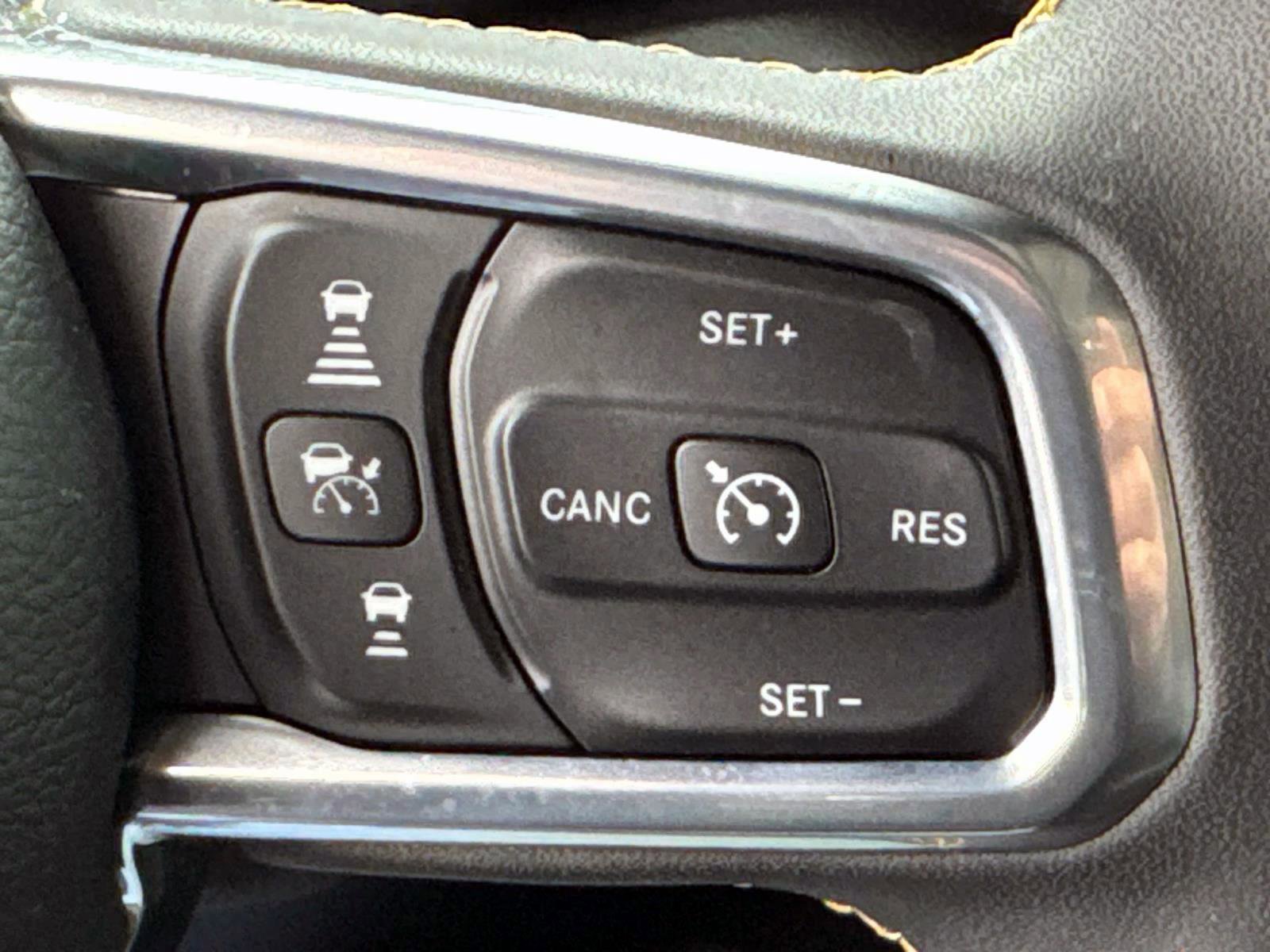 Used 2024 Jeep Wrangler Unlimited Sahara w/ Safety Group AWD/4WD image 19