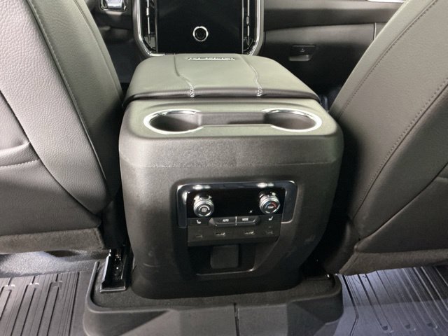Used 2026 GMC Yukon Denali w/ Denali Reserve Package AWD/4WD image 26