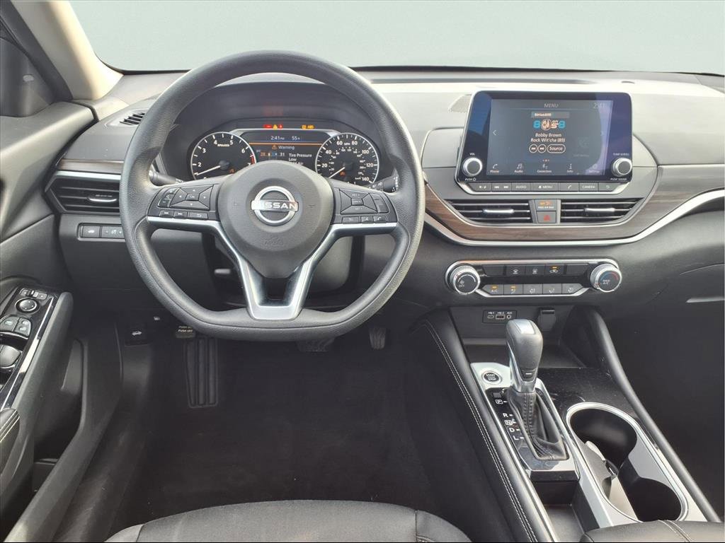 Used 2023 Nissan Altima 2.5 SV image 4