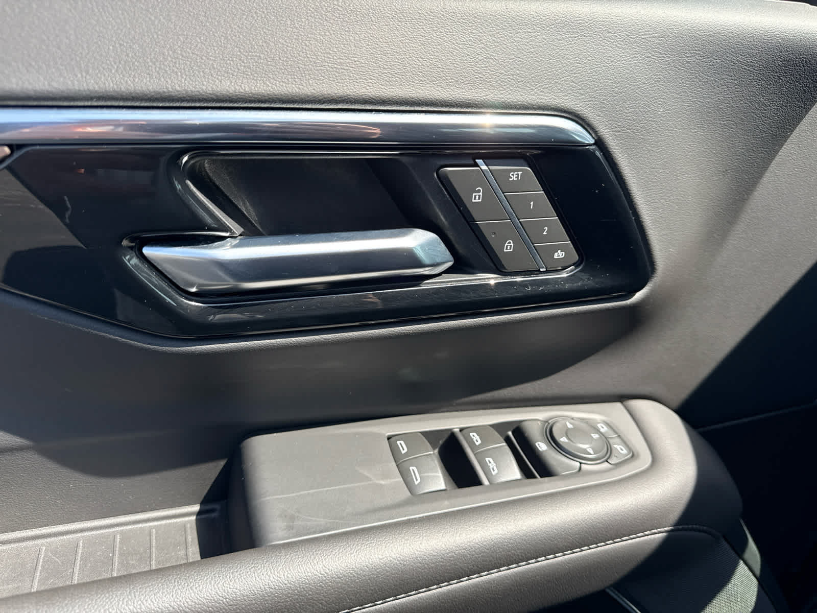 Certified 2025 Chevrolet Tahoe LT AWD/4WD image 10