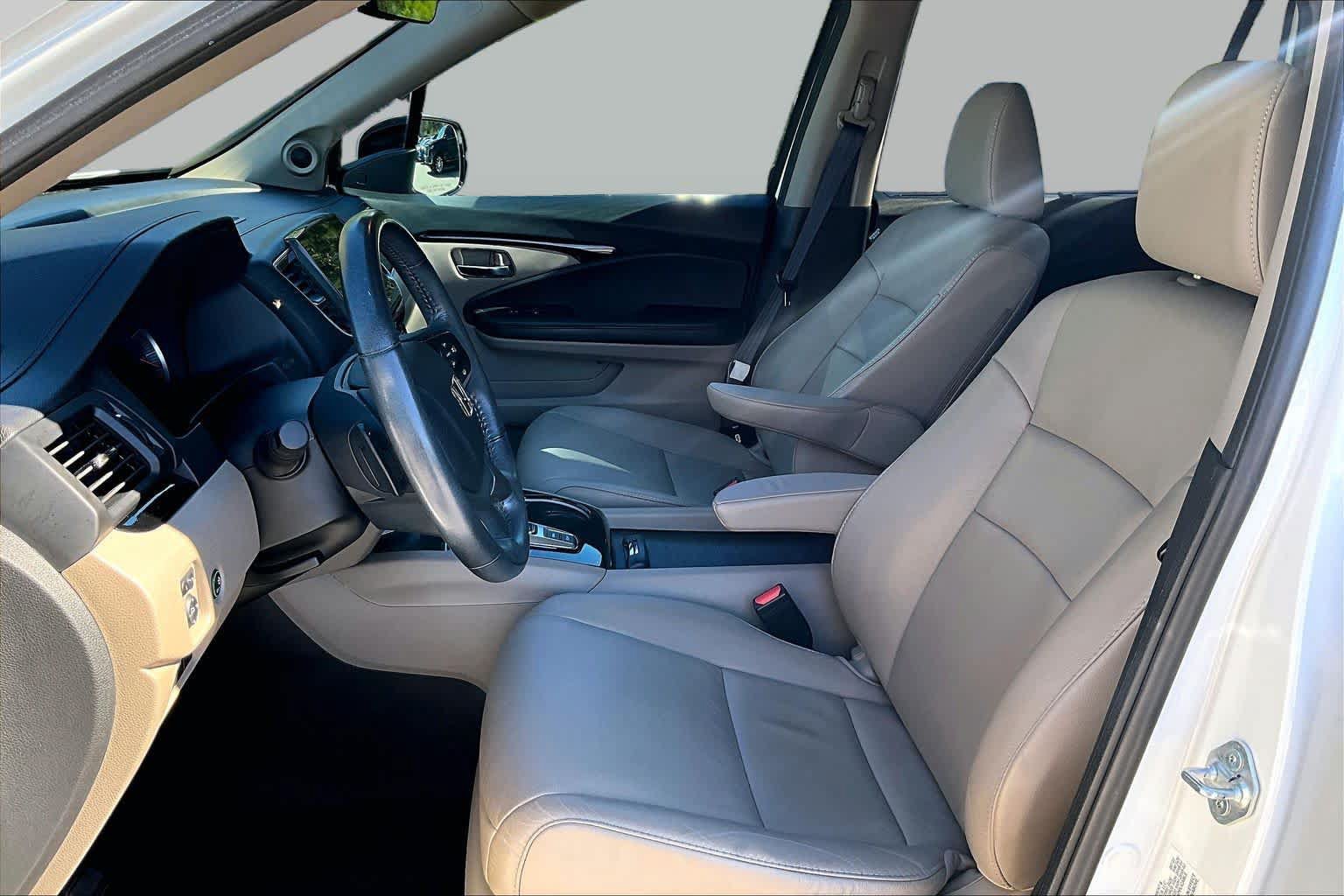 Used 2022 Honda Pilot Touring image 7