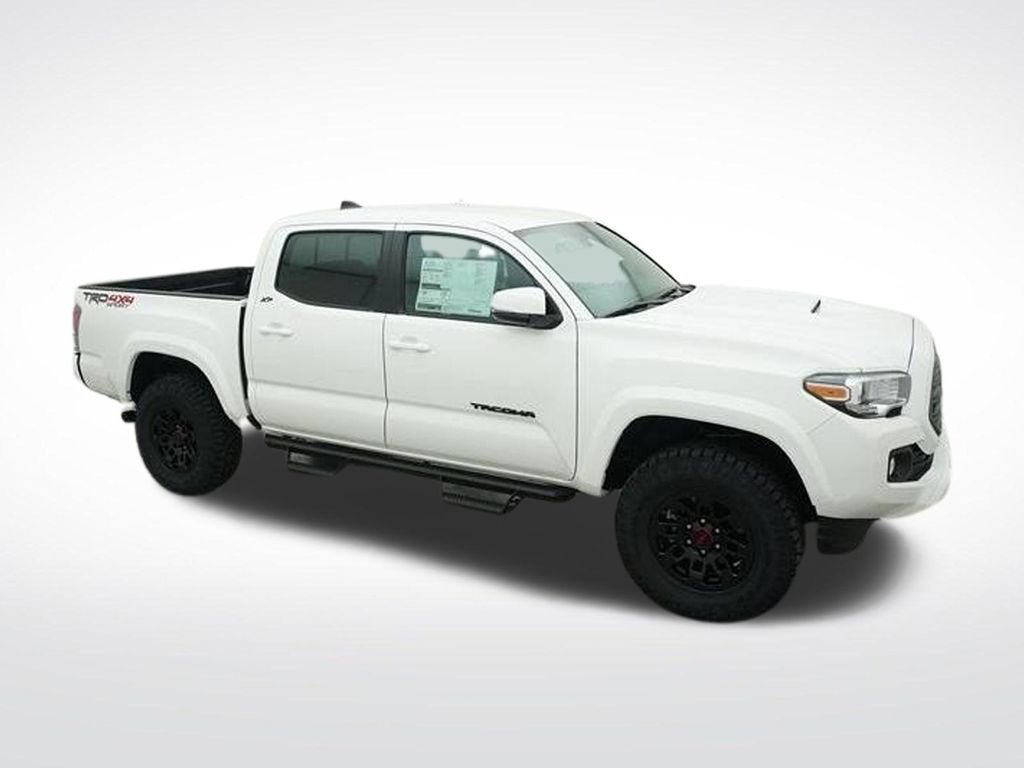 Used 2022 Toyota Tacoma TRD Sport w/ Technology Package AWD/4WD image 15
