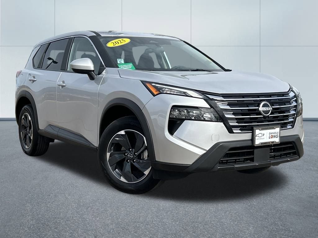 Used 2025 Nissan Rogue SV image 36