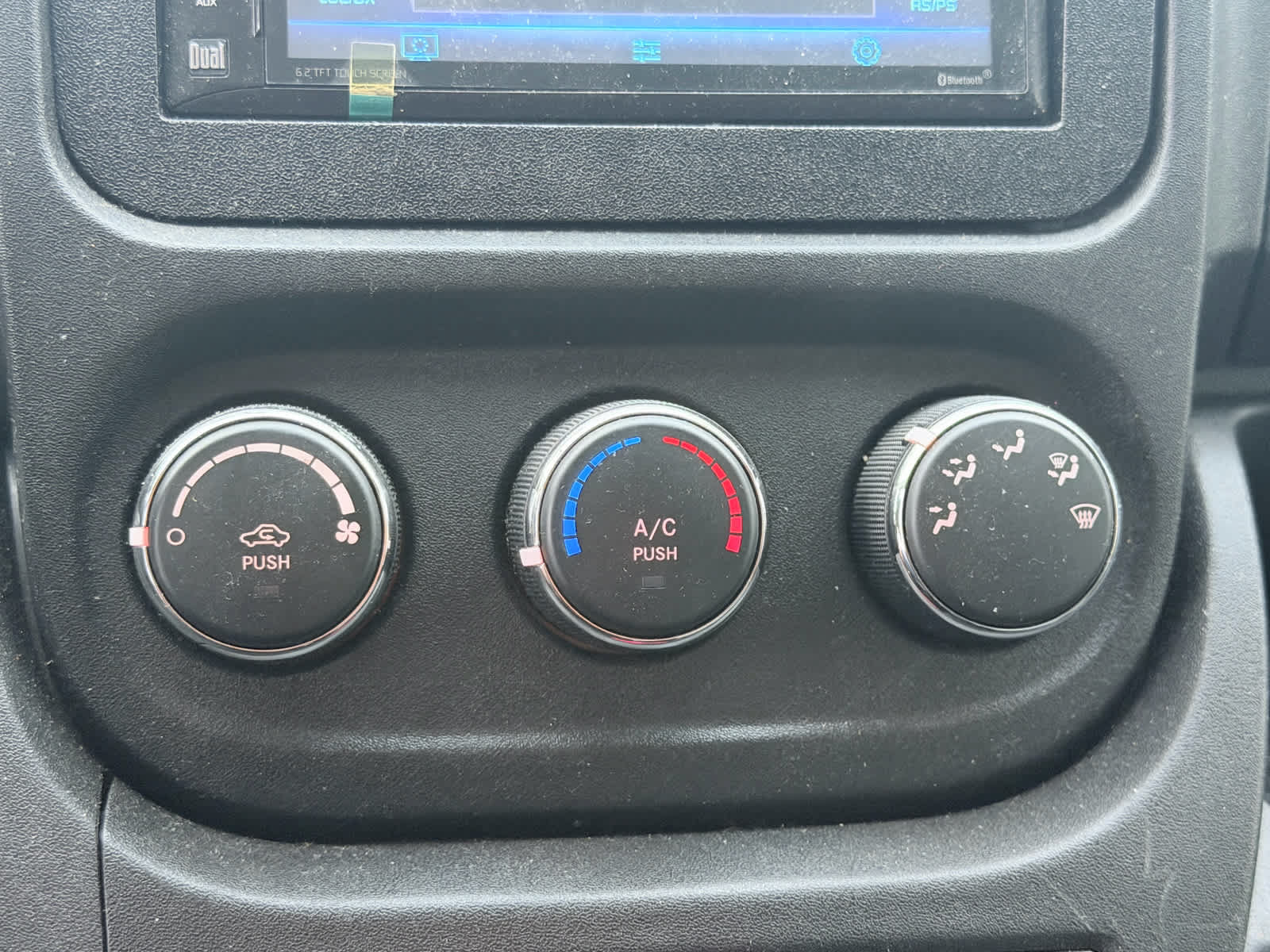 Used 2014 RAM ProMaster 2500 w/ Premium Appearance Group FWD image 17