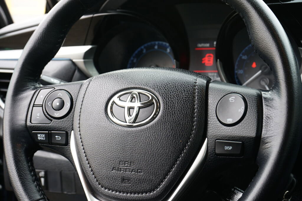 Used 2016 Toyota Corolla S image 14