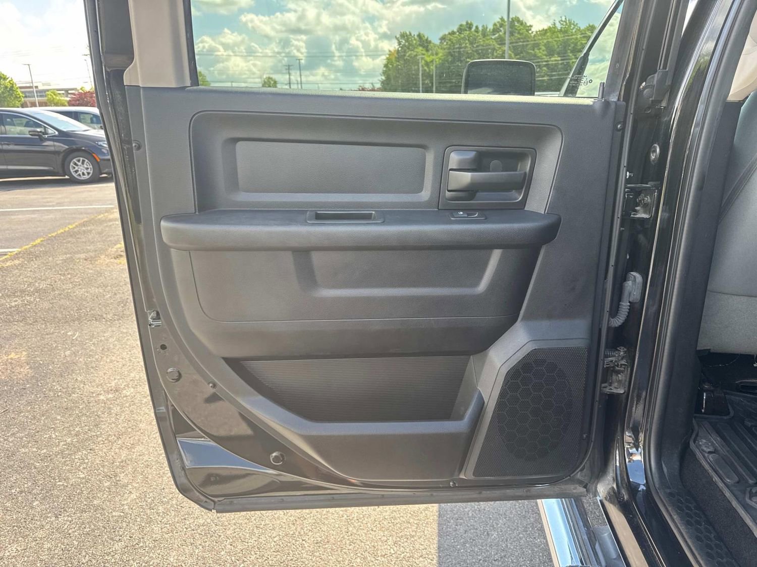 Used 2017 RAM 2500 Tradesman w/ Chrome Appearance Group AWD/4WD image 16