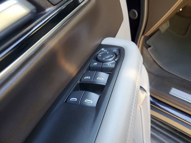 Used 2025 GMC Yukon Elevation w/ Technology Package image 17