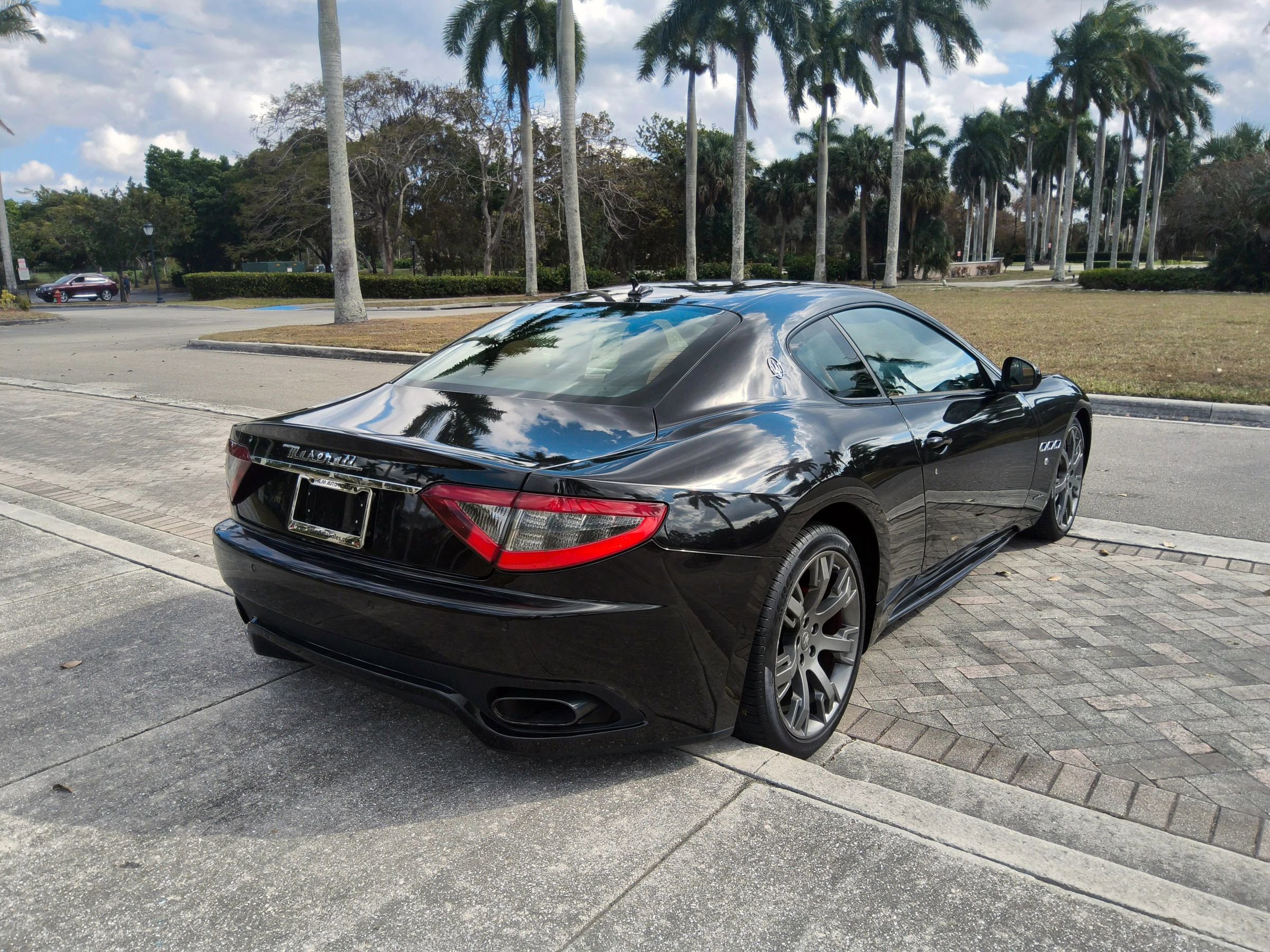 Used 2016 Maserati GranTurismo Sport image 17