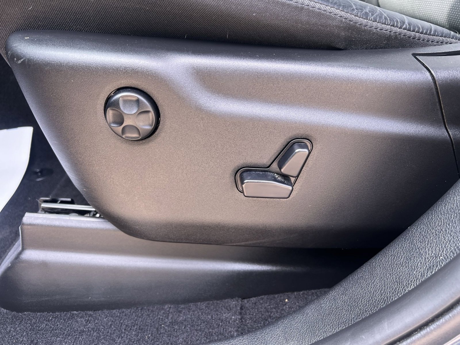 Used 2019 Jeep Grand Cherokee Limited w/ Luxury Group II image 26