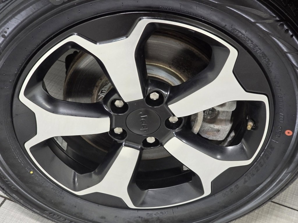 Used 2021 Jeep Renegade Trailhawk image 7