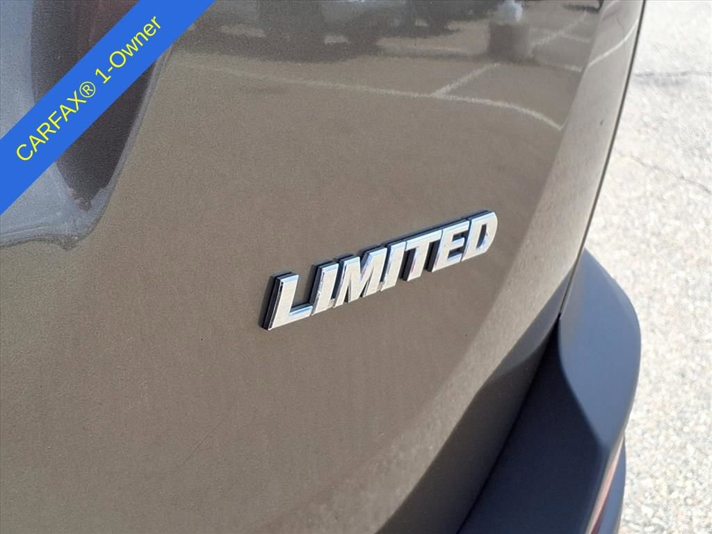 Used 2014 Toyota RAV4 Limited w/ Technology Package image 11