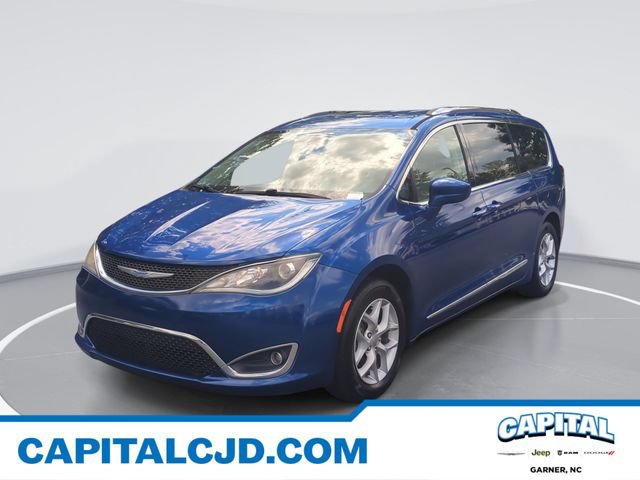 Used 2019 Chrysler Pacifica Touring-L w/ Tire & Wheel Group FWD video 1