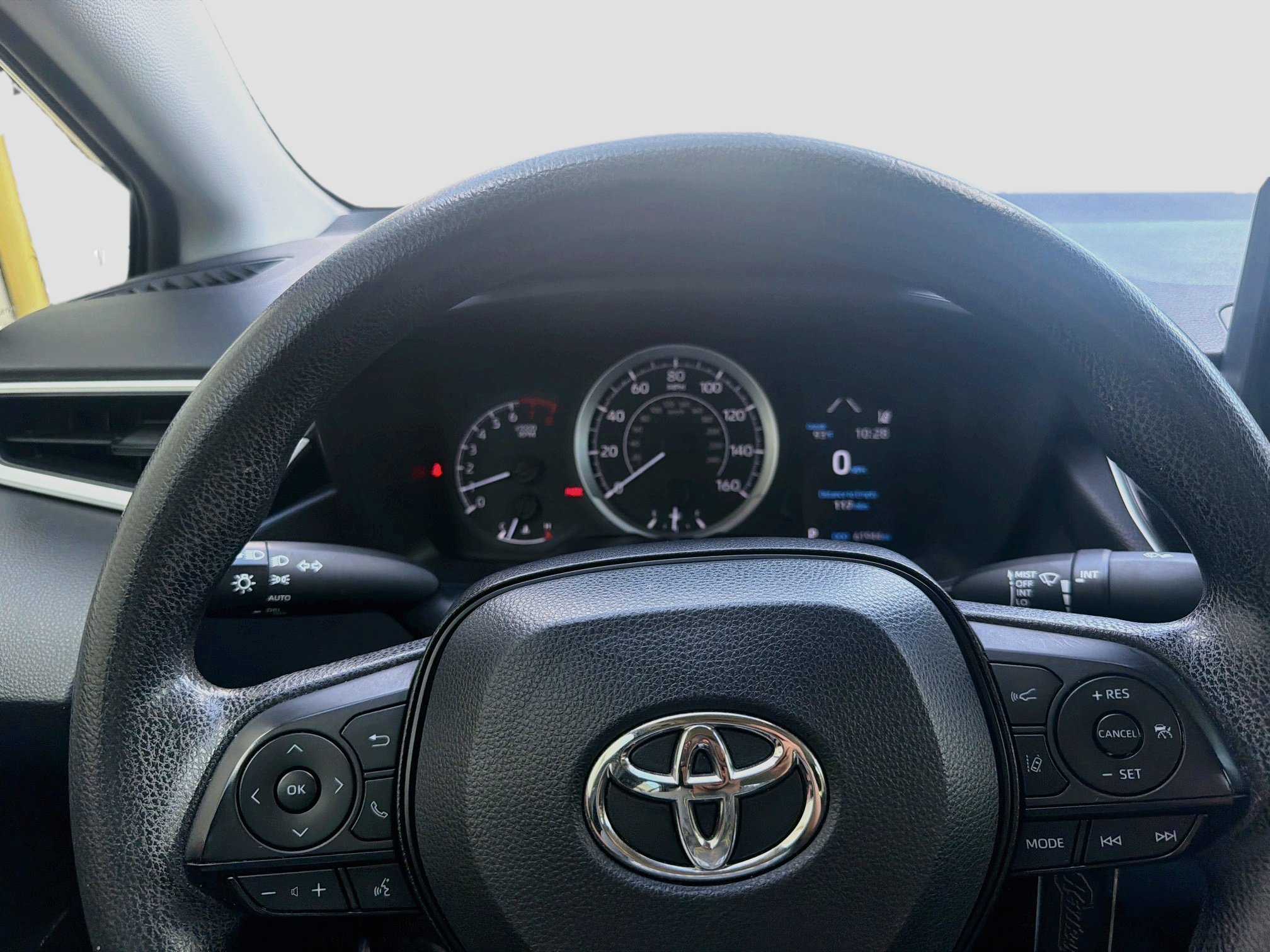 Used 2022 Toyota Corolla LE FWD image 9