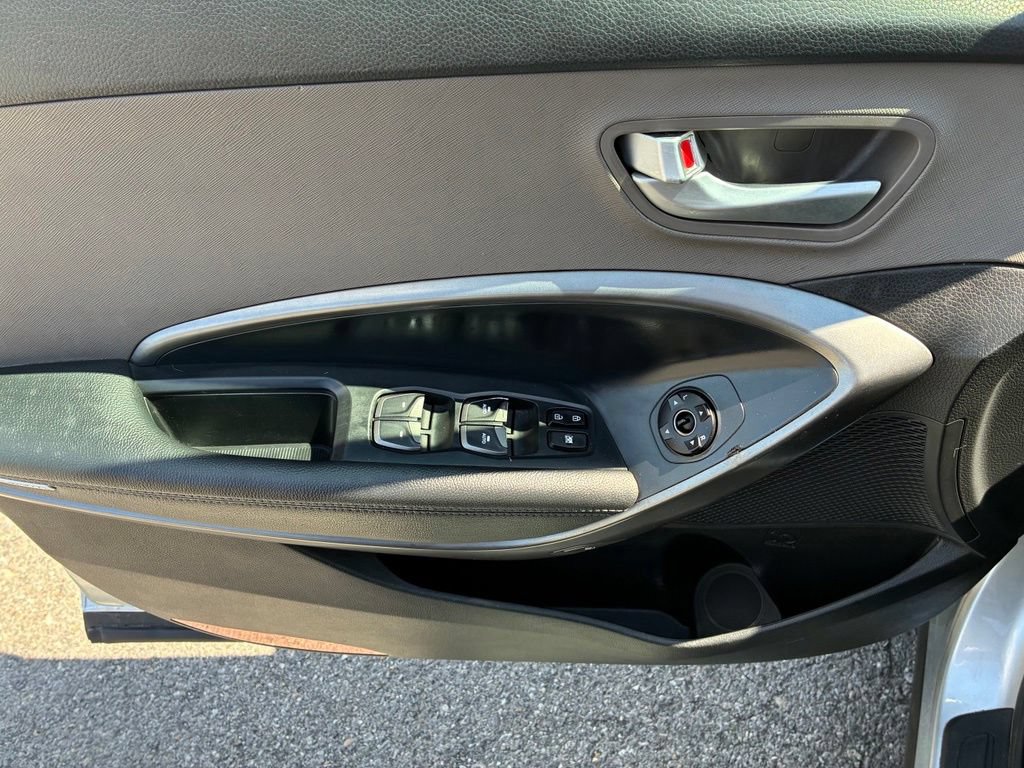 Used 2017 Hyundai Santa Fe Sport AWD/4WD image 21