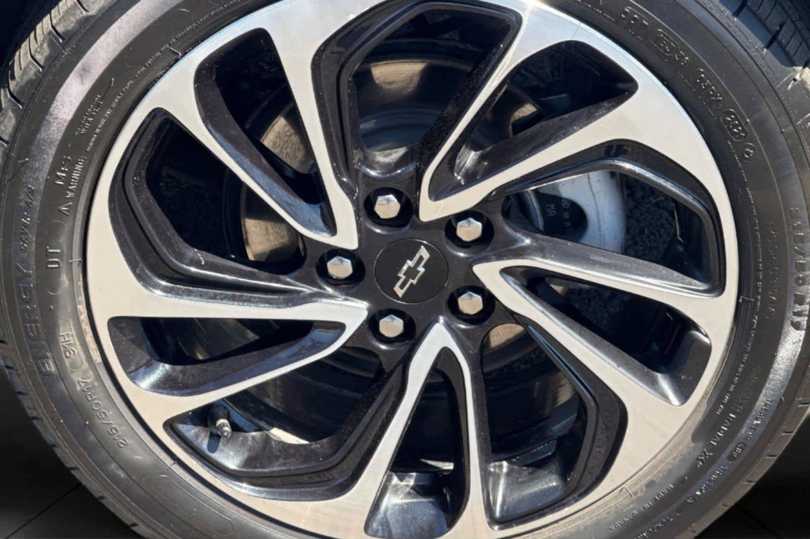 Used 2022 Chevrolet Bolt EUV Premier w/ Sun & Sound Package FWD image 11