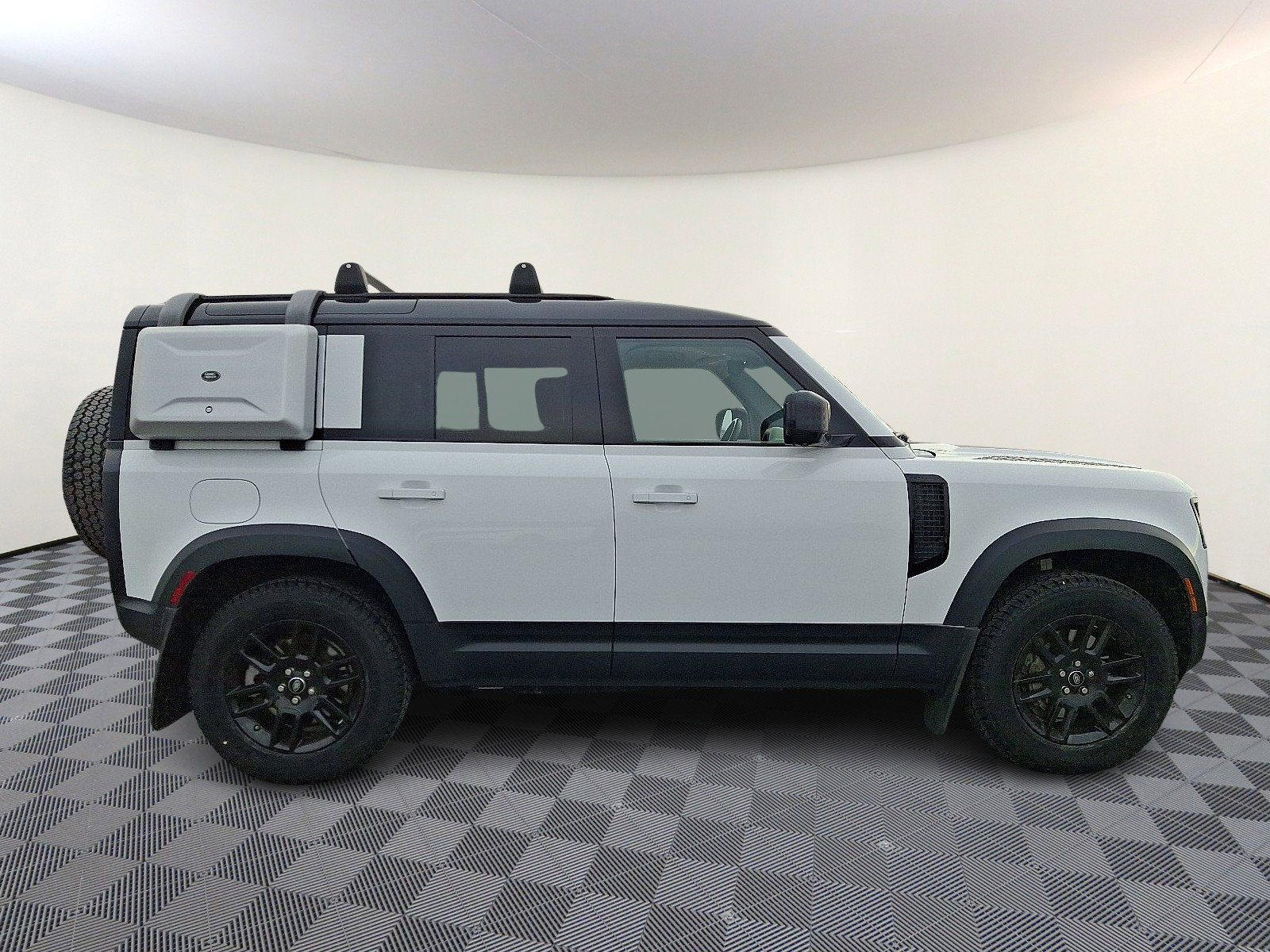 Used 2020 Land Rover Defender 110 HSE image 6