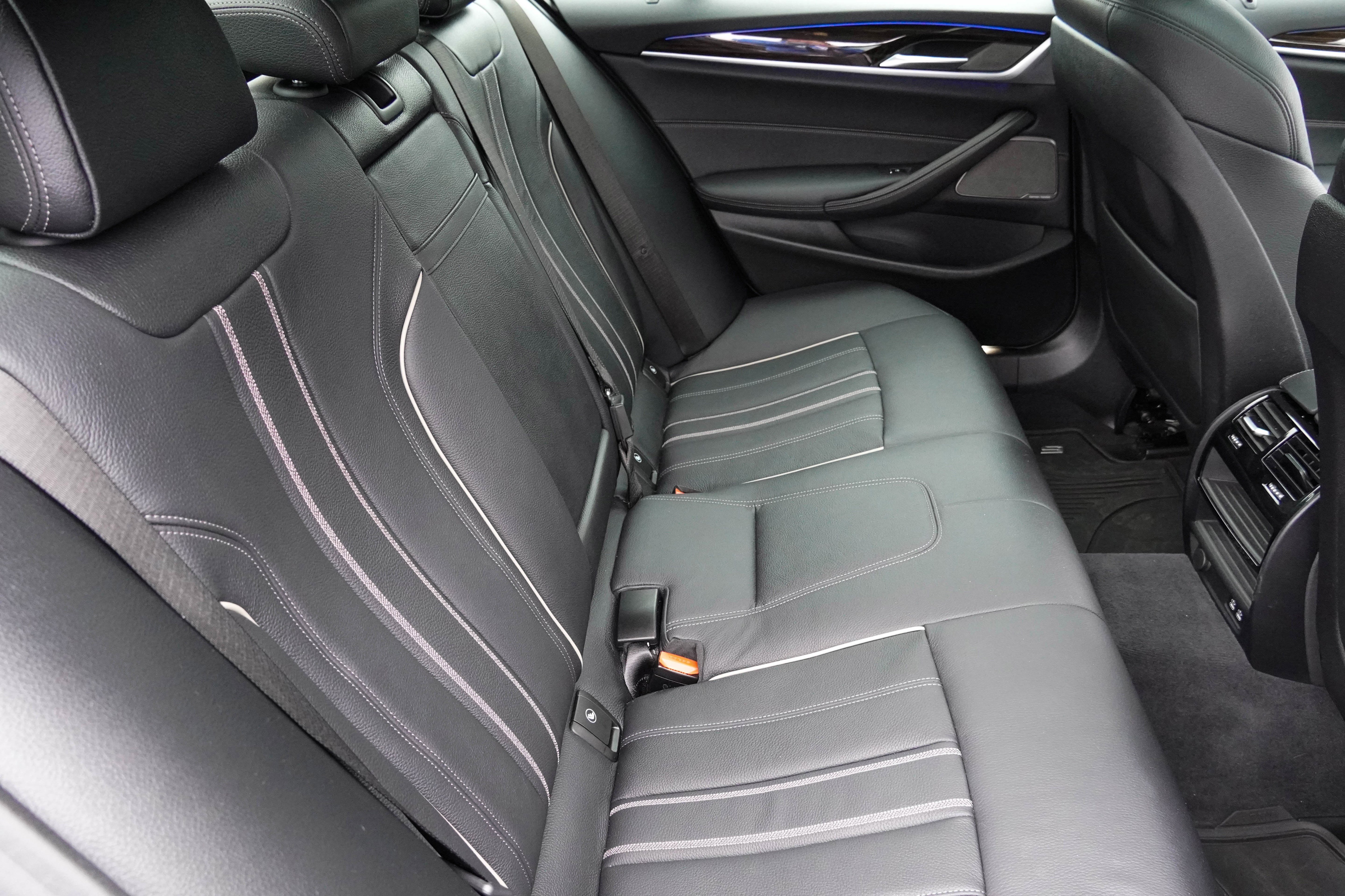 Used 2021 BMW 540i w/ M Sport Package image 38